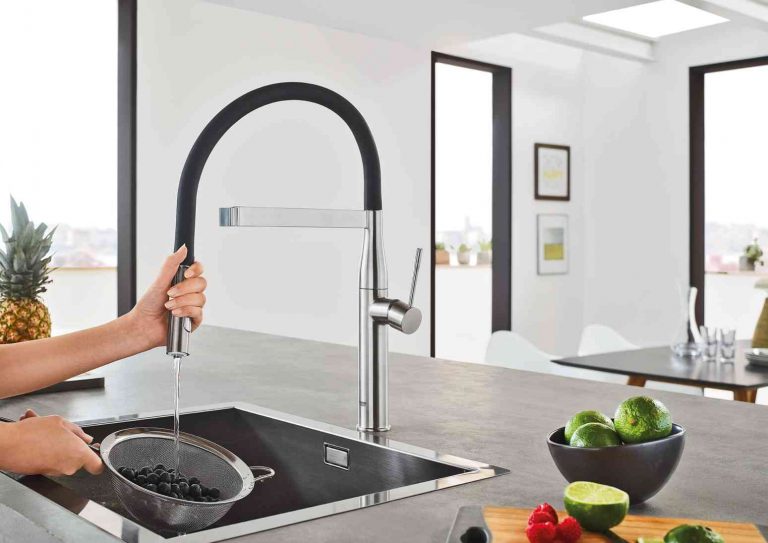 6 Best High End Kitchen Faucets [Reviews & Buying Guide]